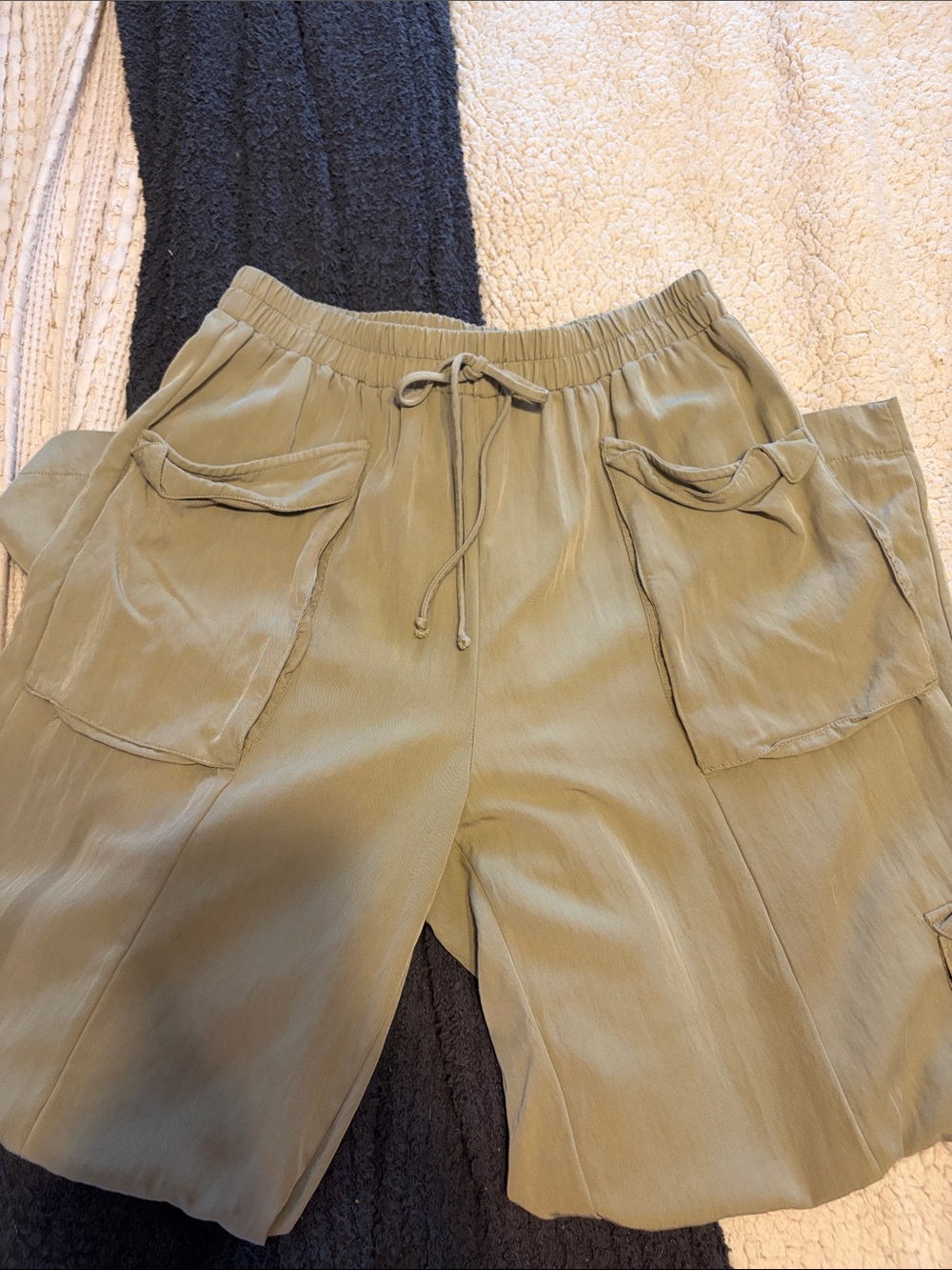 Olive Green Wide-Leg Utility Pants - Picture 4 of 4